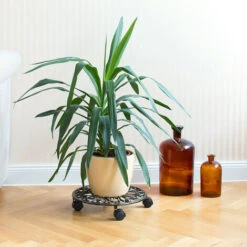 Relaxdays Carrello Portavasi Rotondo, Ø 33,5 Cm, Sottovaso In Metallo, 4 Ruote, Design Antico, Resistente, Bronzo 6 Relaxdays Carrello Portavasi Rotondo, Ø 33,5 Cm, Sottovaso In Metallo, 4 Ruote, Design Antico, Resistente, Bronzo -Vendite VIDAXL 32022965 2